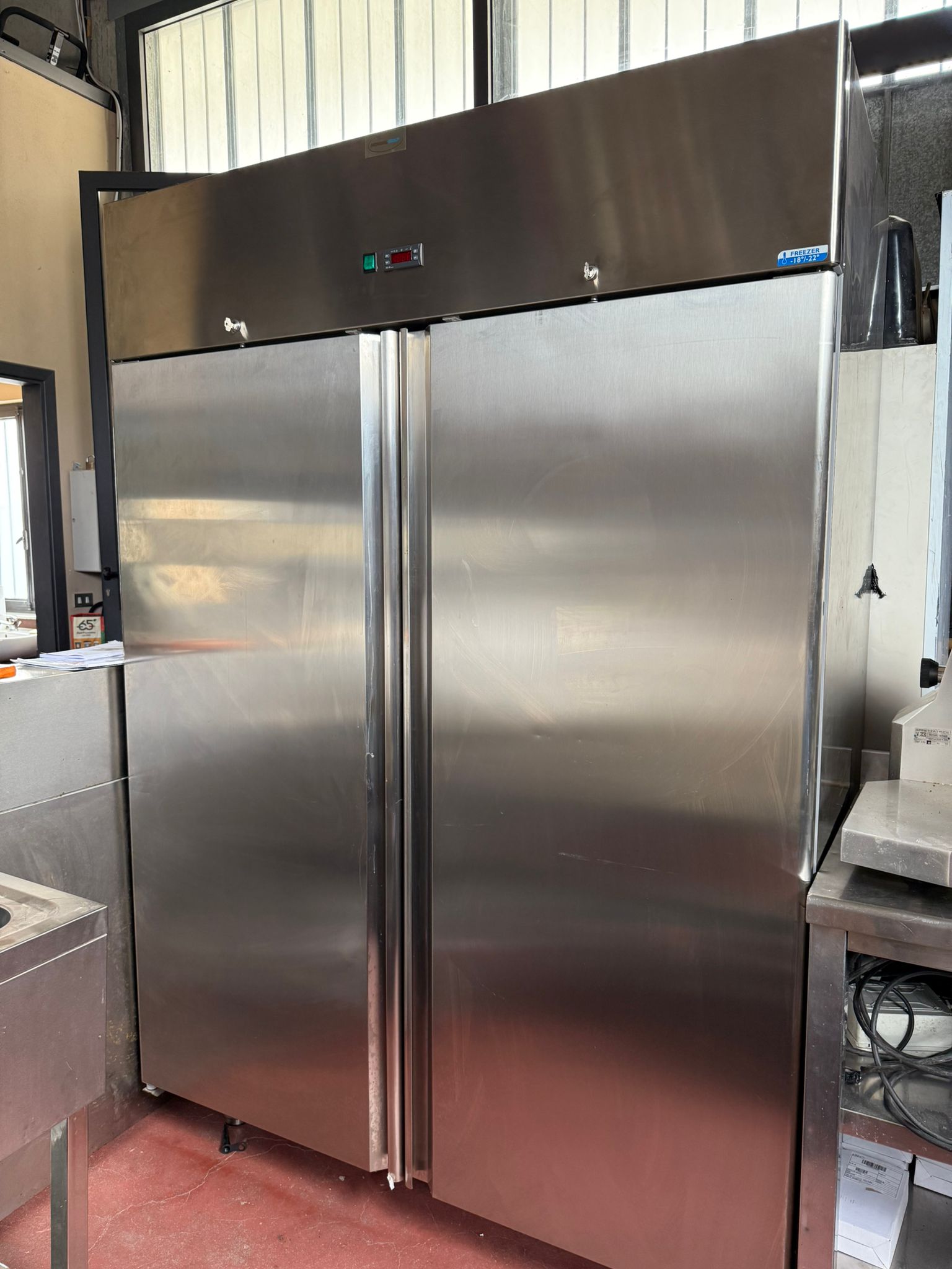 FREEZER ESTERNO Armadio congelatore doppia anta 1400L – Tecnodom Made in Italy